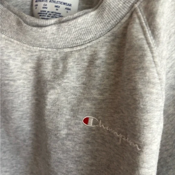 Champion Women’s Campus Fleece Cropped Crew Sweatshirt - Picture 4 of 10